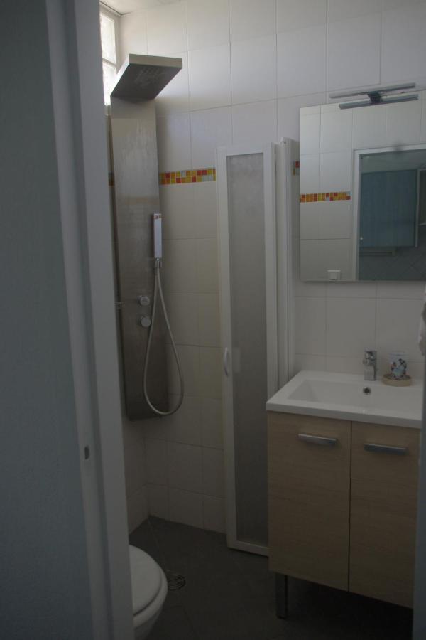 Les Stoechades Aparthotel Hyeres Bagian luar foto