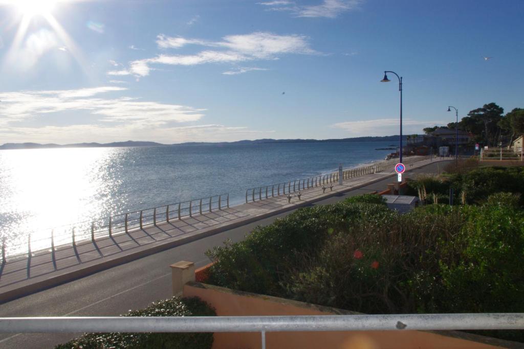 Les Stoechades Aparthotel Hyeres Ruang foto