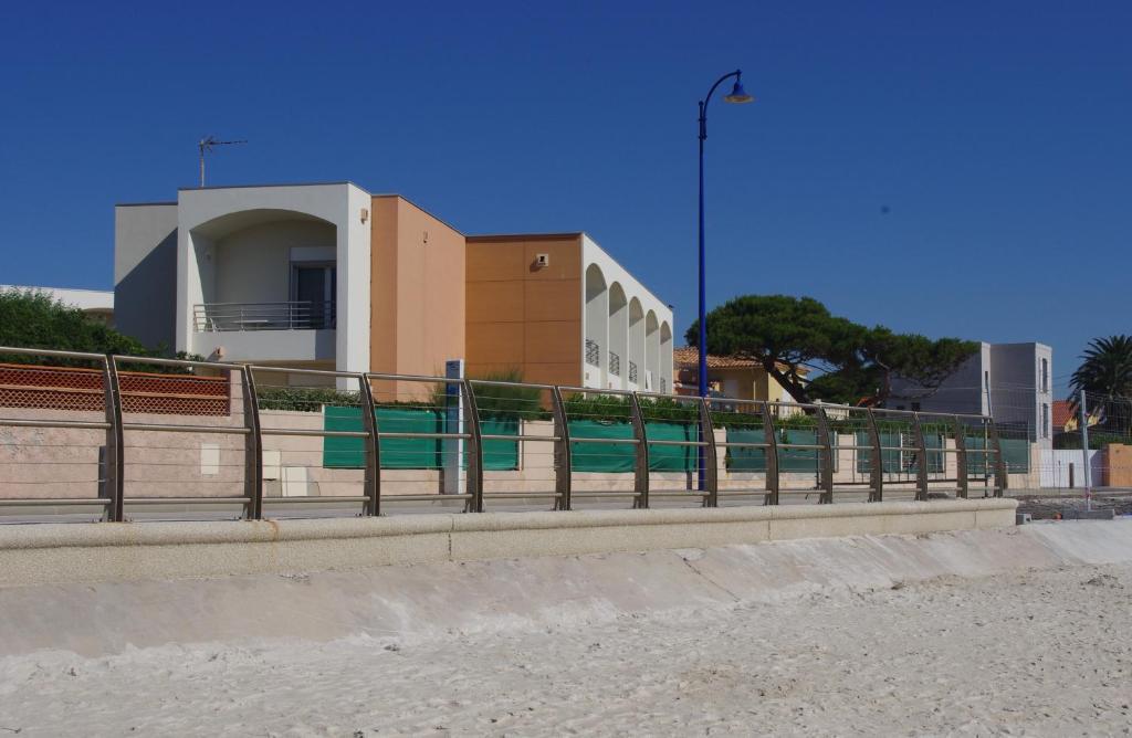 Les Stoechades Aparthotel Hyeres Bagian luar foto
